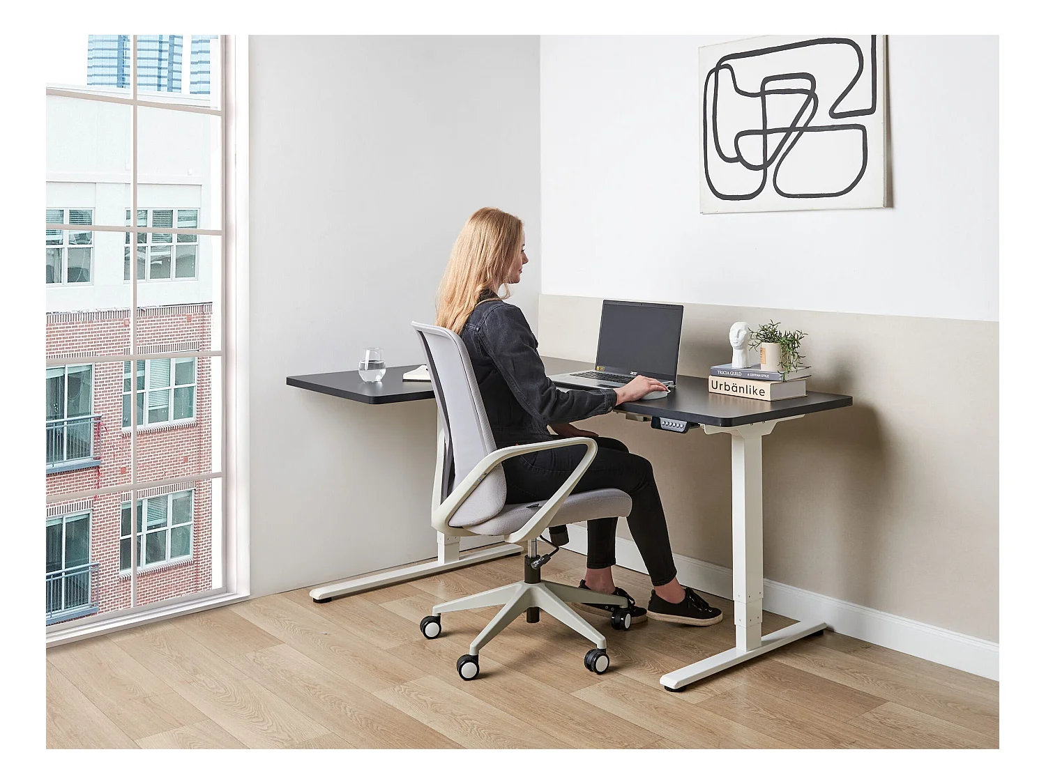 Bureau d'angle réglable électriquement DESTINES Noir/blanc 160 cm 109 cm Côté droite