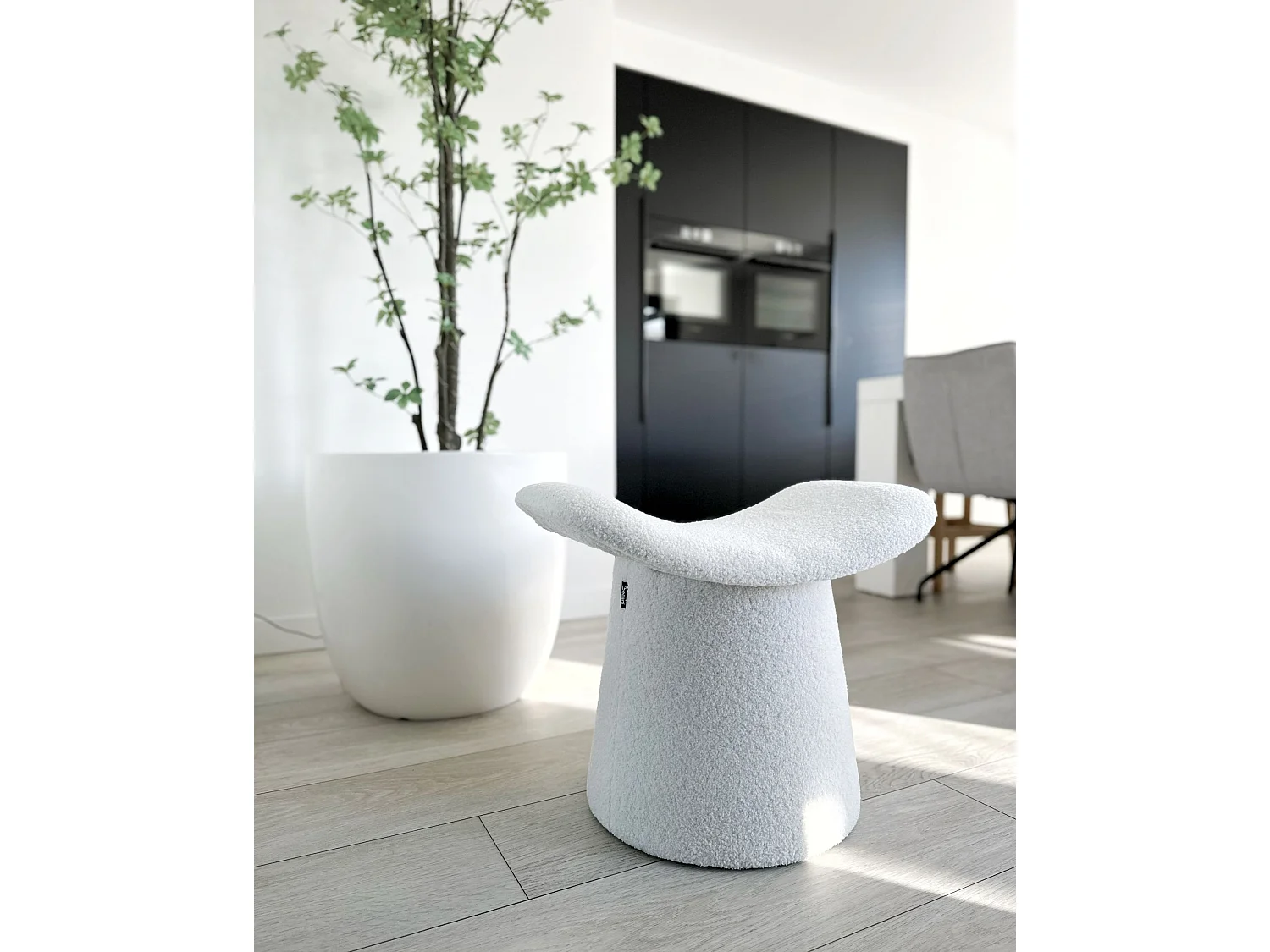 Pouf Touffeté RIDDLE Bouclé Blanc cassé 57 cm 38 cm 46 cm