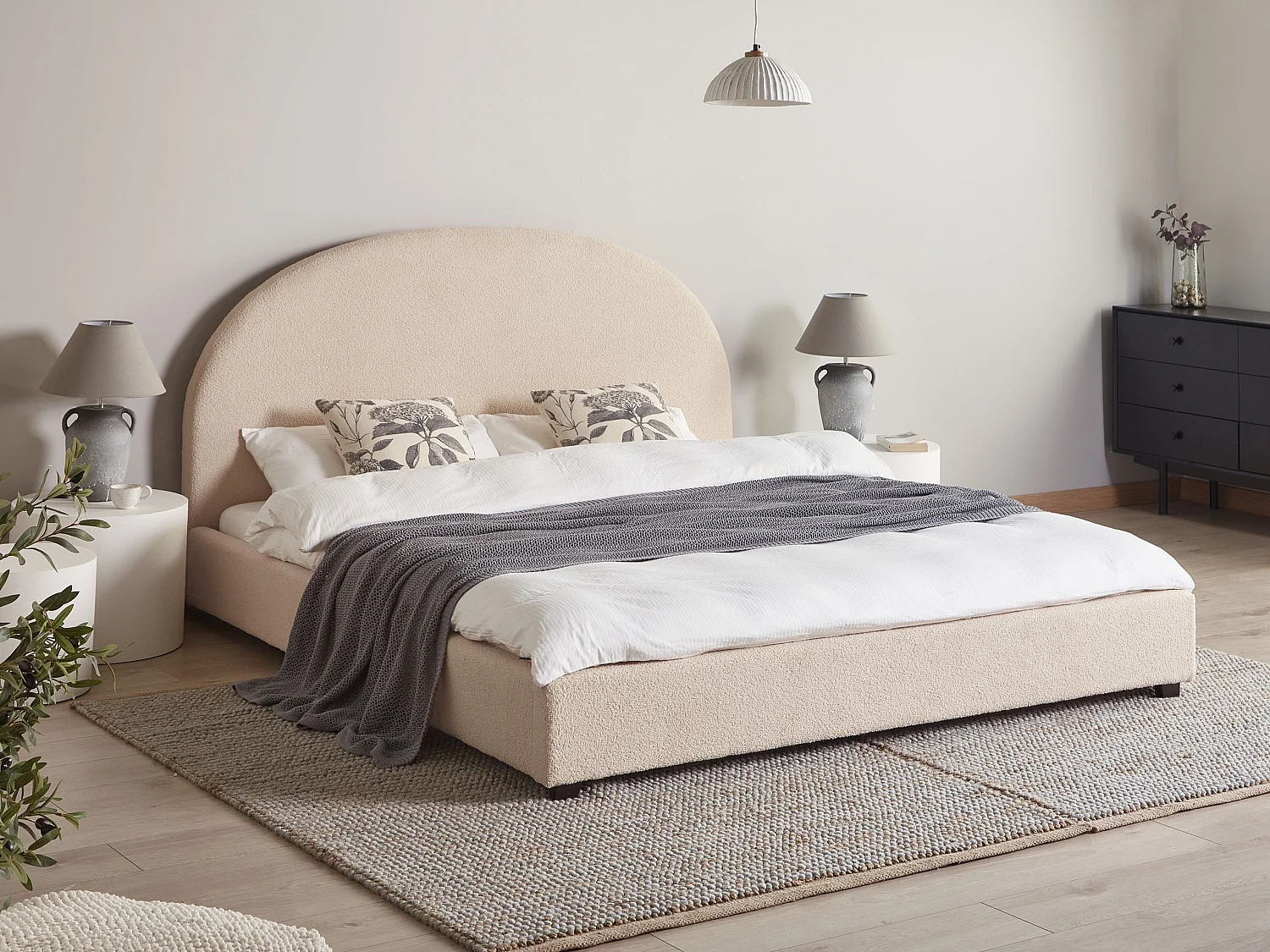 Bett mit Lattenrost Bouclé VAUCLUSE 180 x 200 cm Beige