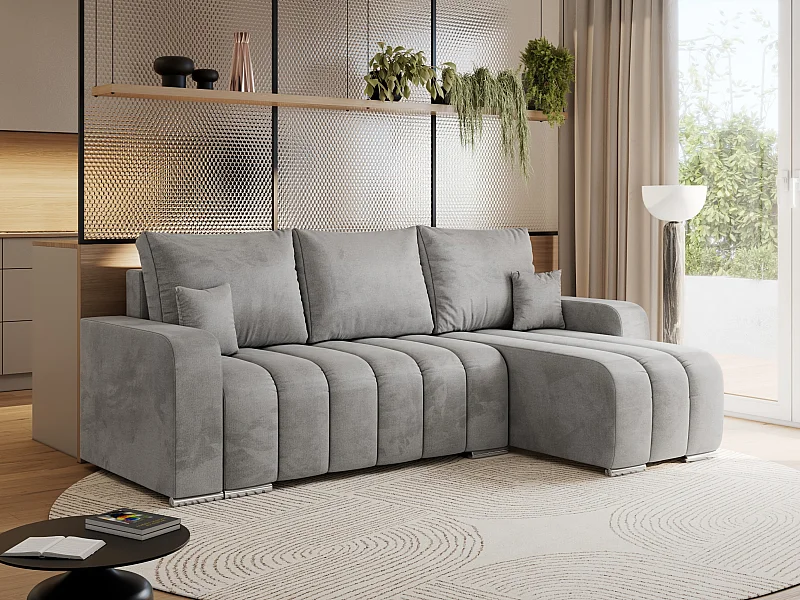 Ecksofa KIRASSO - universelles mit Schlaffunktion und Bettkasten, lose Kissen, Armlehnen - Hellgrau Velvet