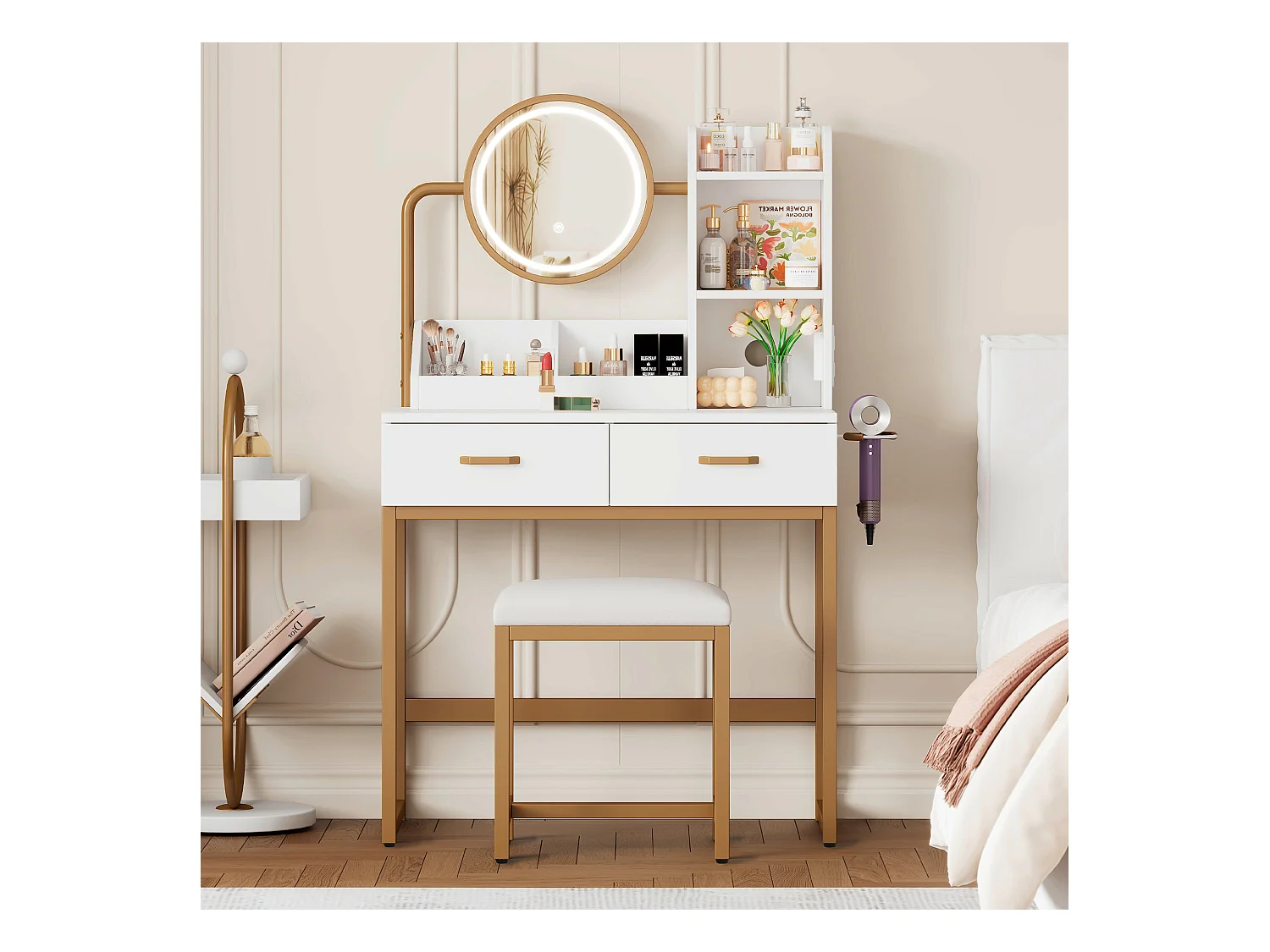 Witte kaptafel met 1 kruk, 2 lades en led-verlichting. Gouden metalen poten 80×40x138,5 cm.