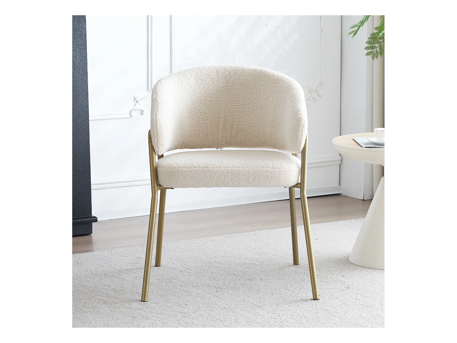 Silla de comedor de terciopelo blanco, diseño moderno, respaldo perforado, patas de metal dorado (49x48x78 cm)