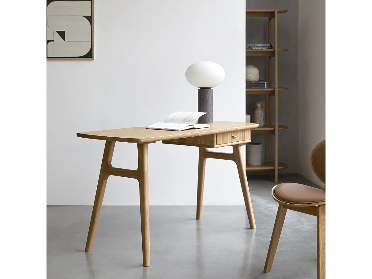 Schreibtisch aus massivem Eichenholz