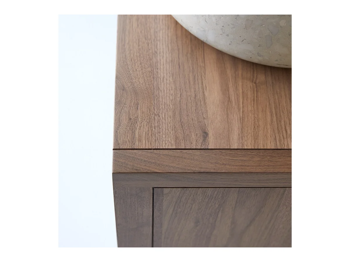 Aufbewahrungsmöbel Jonàk aus Nussbaumholz, 145 cm