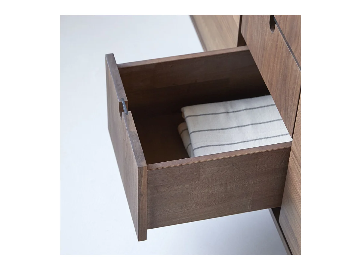 Aufbewahrungsmöbel Jonàk aus Nussbaumholz, 145 cm