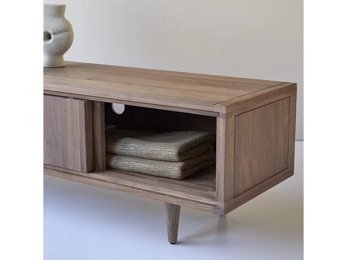 TV-Schrank aus Nussbaumholz 140 Jonàk