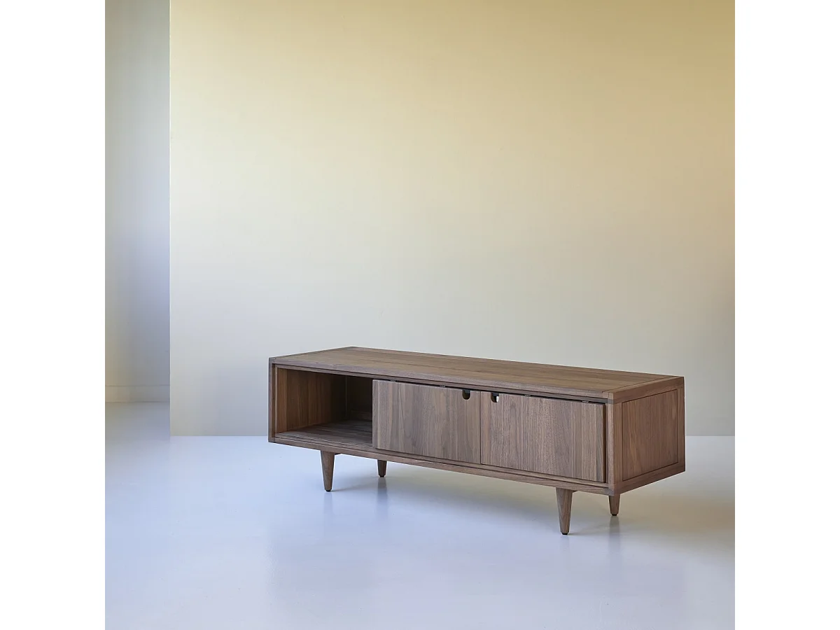 TV-Schrank aus Nussbaumholz 140 Jonàk