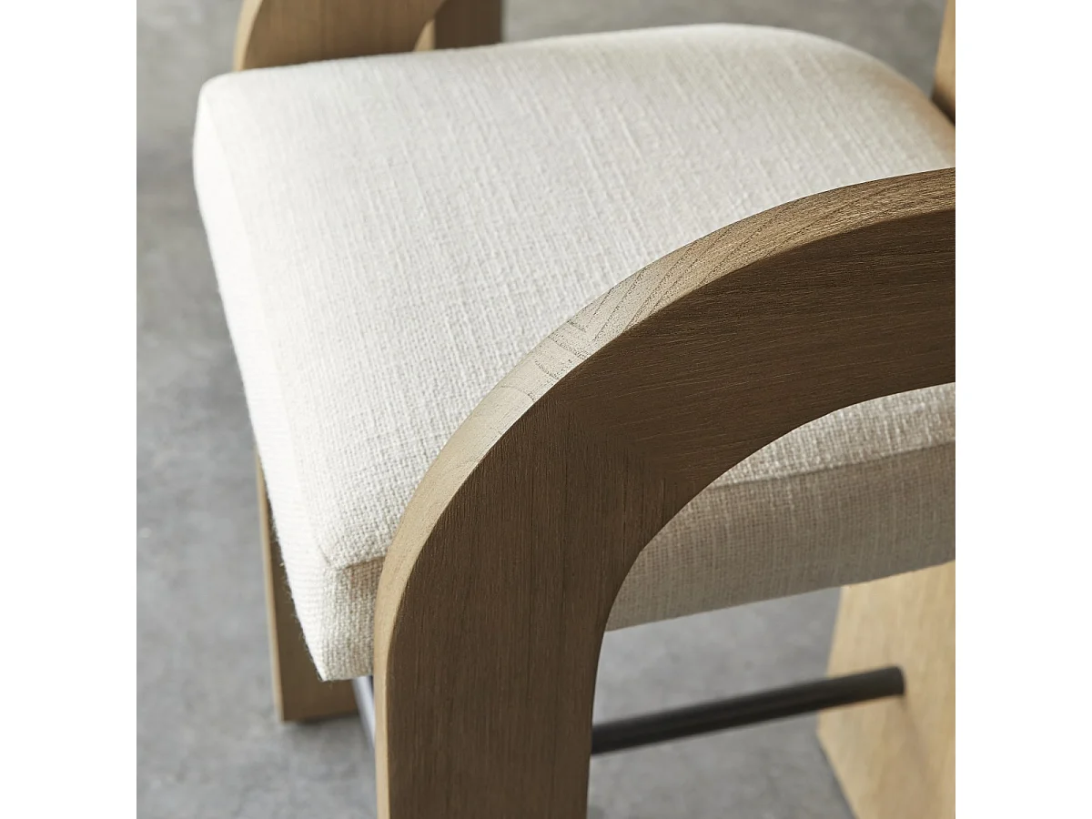 Barstuhl Boti aus massivem Mindiholz mit naturfarbenem Webstoffbezug