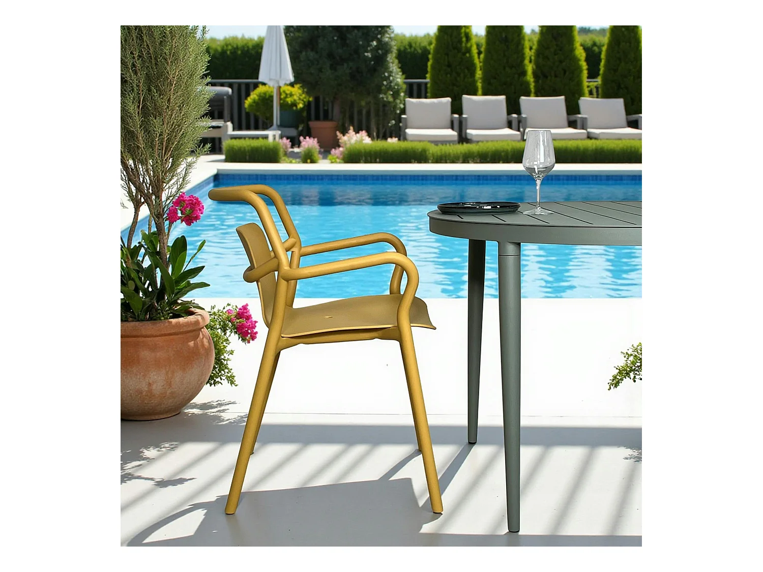 Chaise de jardin design jaune, empilable (lot de 2) PINETO
