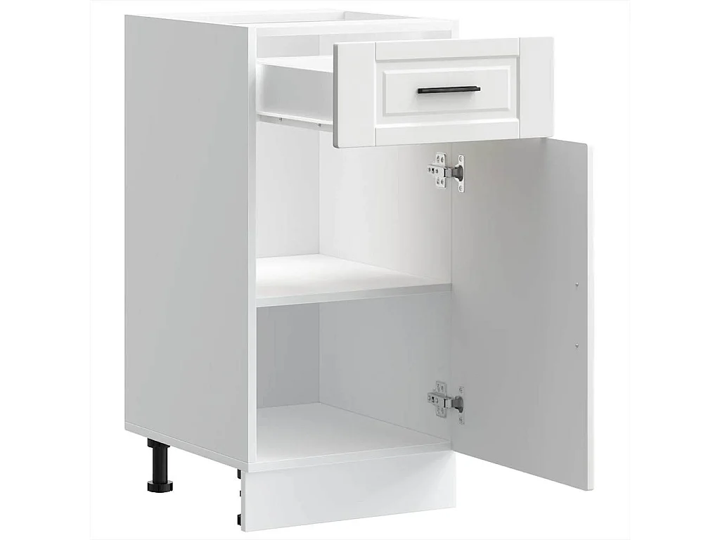 witte keukenkast van bewerkt hout