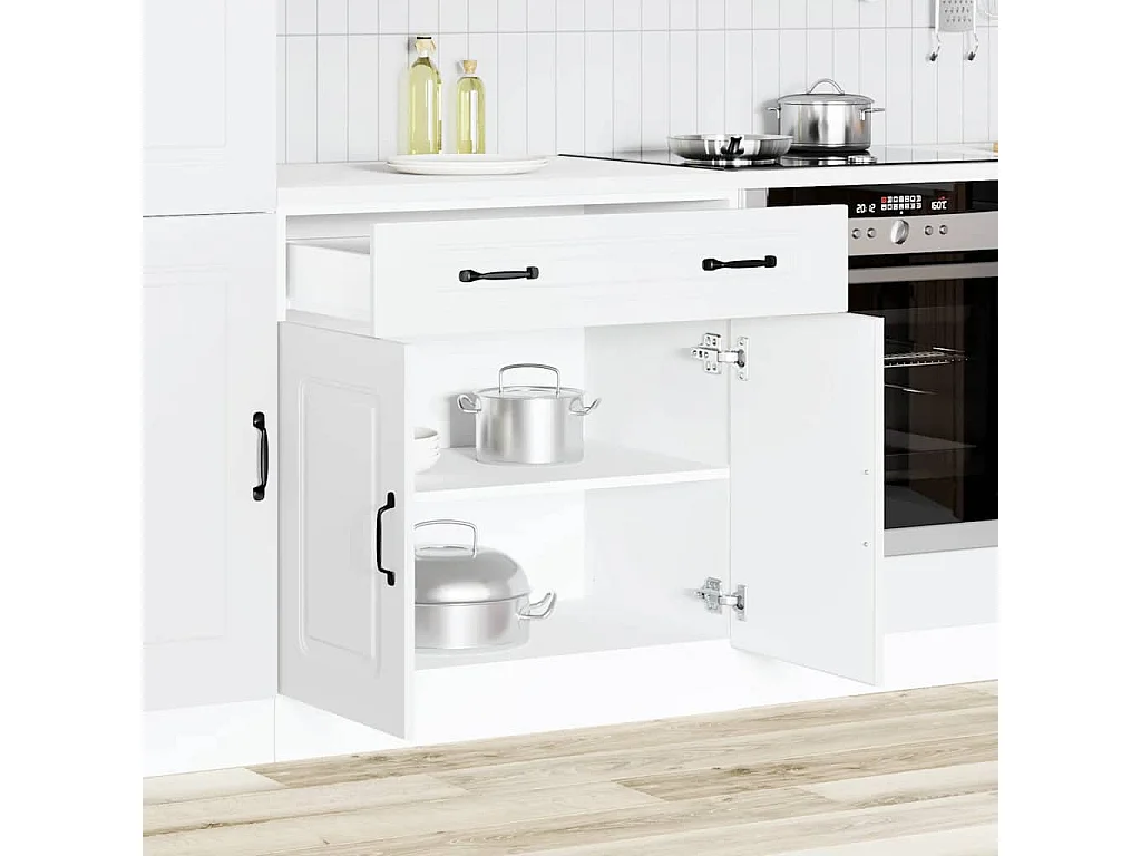 Kalmar witte keukenkast van bewerkt hout