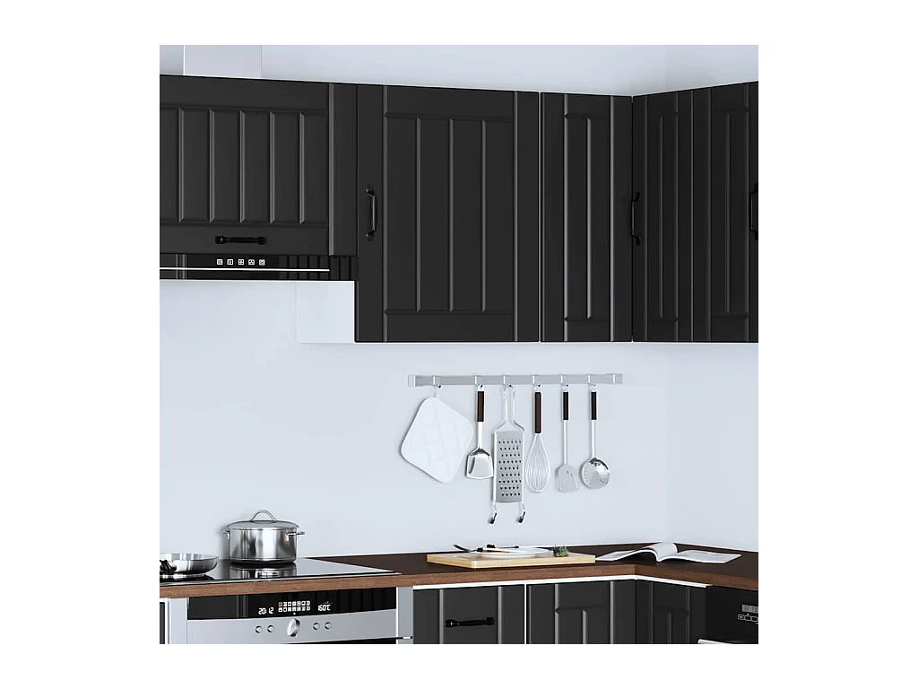 zwarte keukenwandkast van bewerkt hout