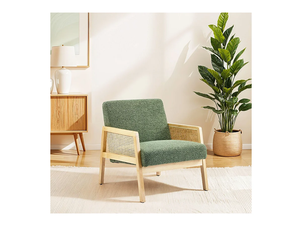 Fauteuil en cannage et tissu bouclé vert - Mani