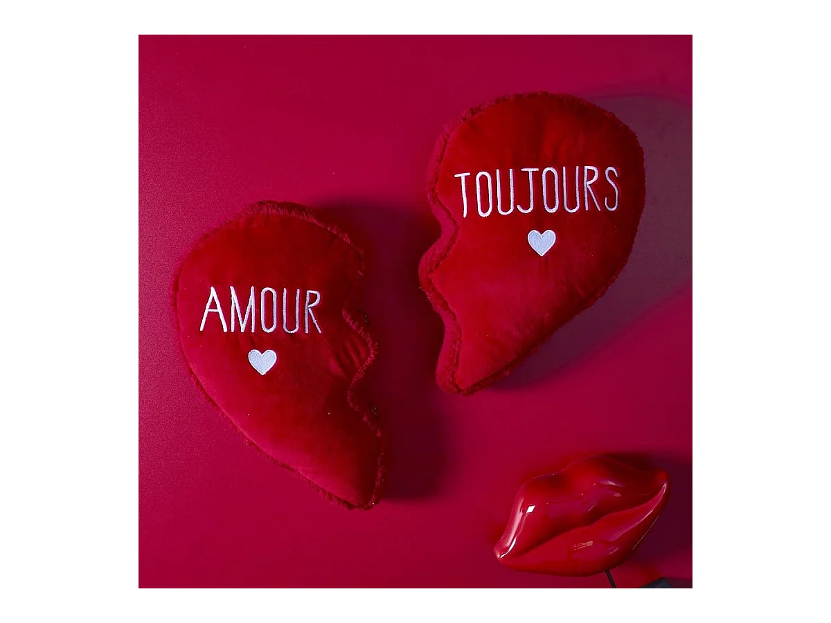 Coussin en forme de cœur détachable en polyester rouge