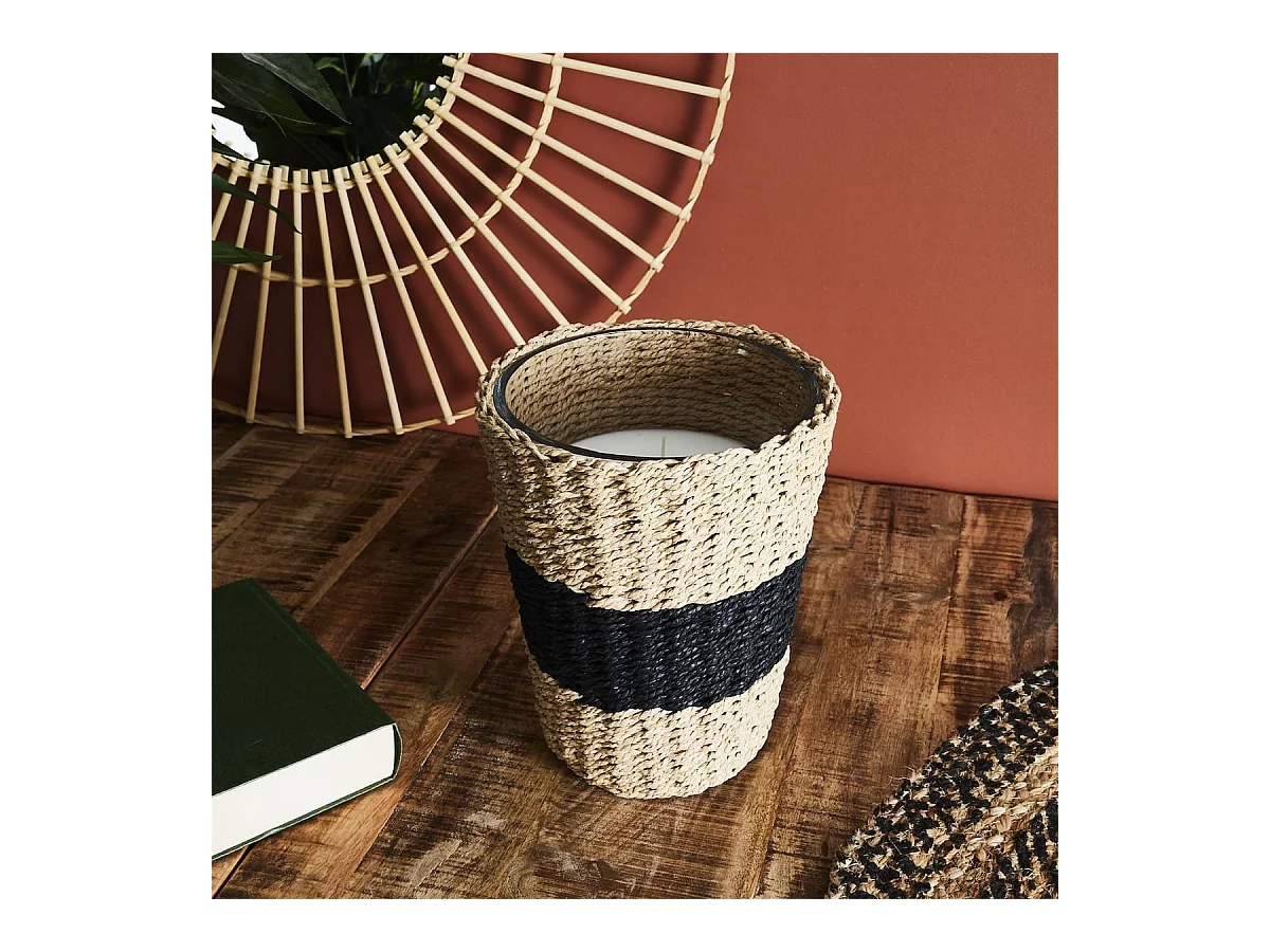 Bougie parfumée dans un panier Tressé (H23cm) senteur bois gingembre
