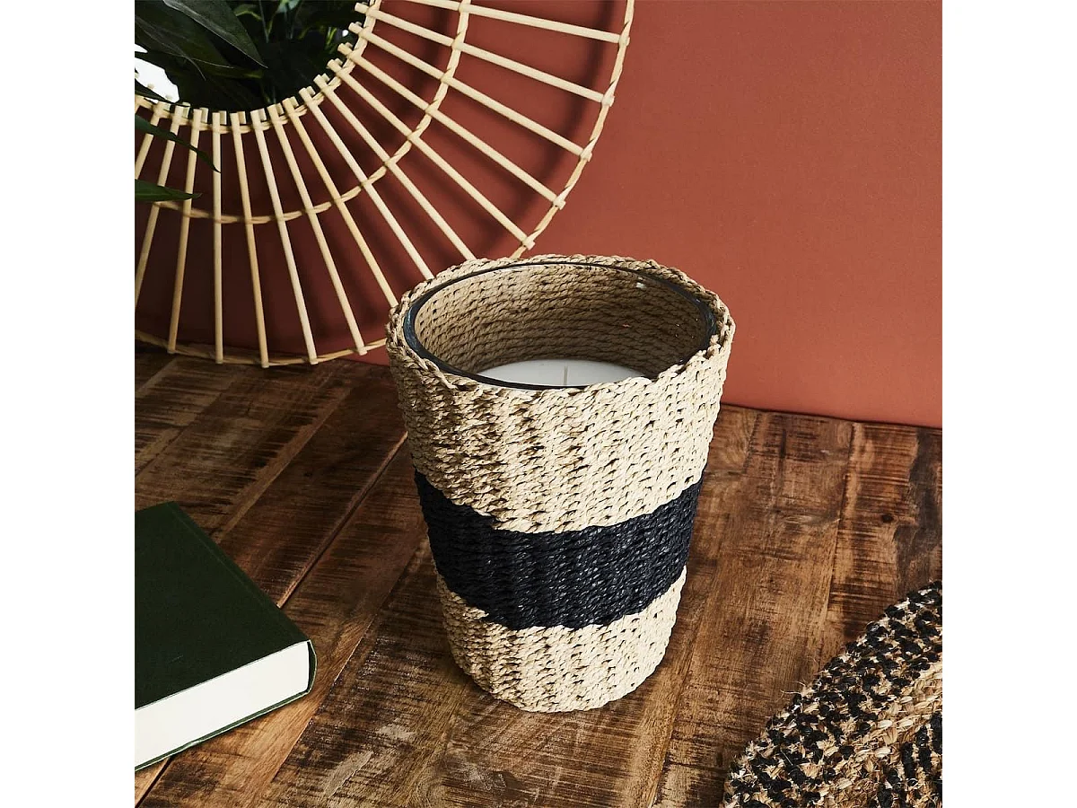 Bougie parfumée dans un panier Tressé (H23cm) senteur bois gingembre