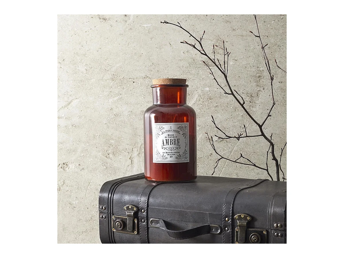 Bougie XXL en verre marron avec couvercle en liège senteur ambre (H25,5 cm)