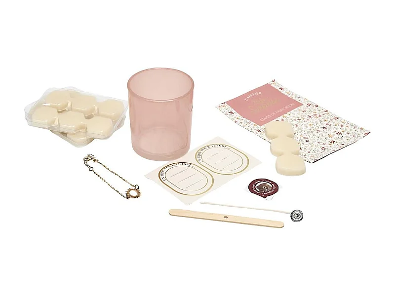 Coffret DIY fabrication 1 bougie parfumée à la rose avec bijou surprise