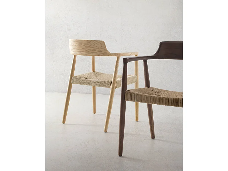 Lot de 4 fauteuils en bois de toon couleur noyer