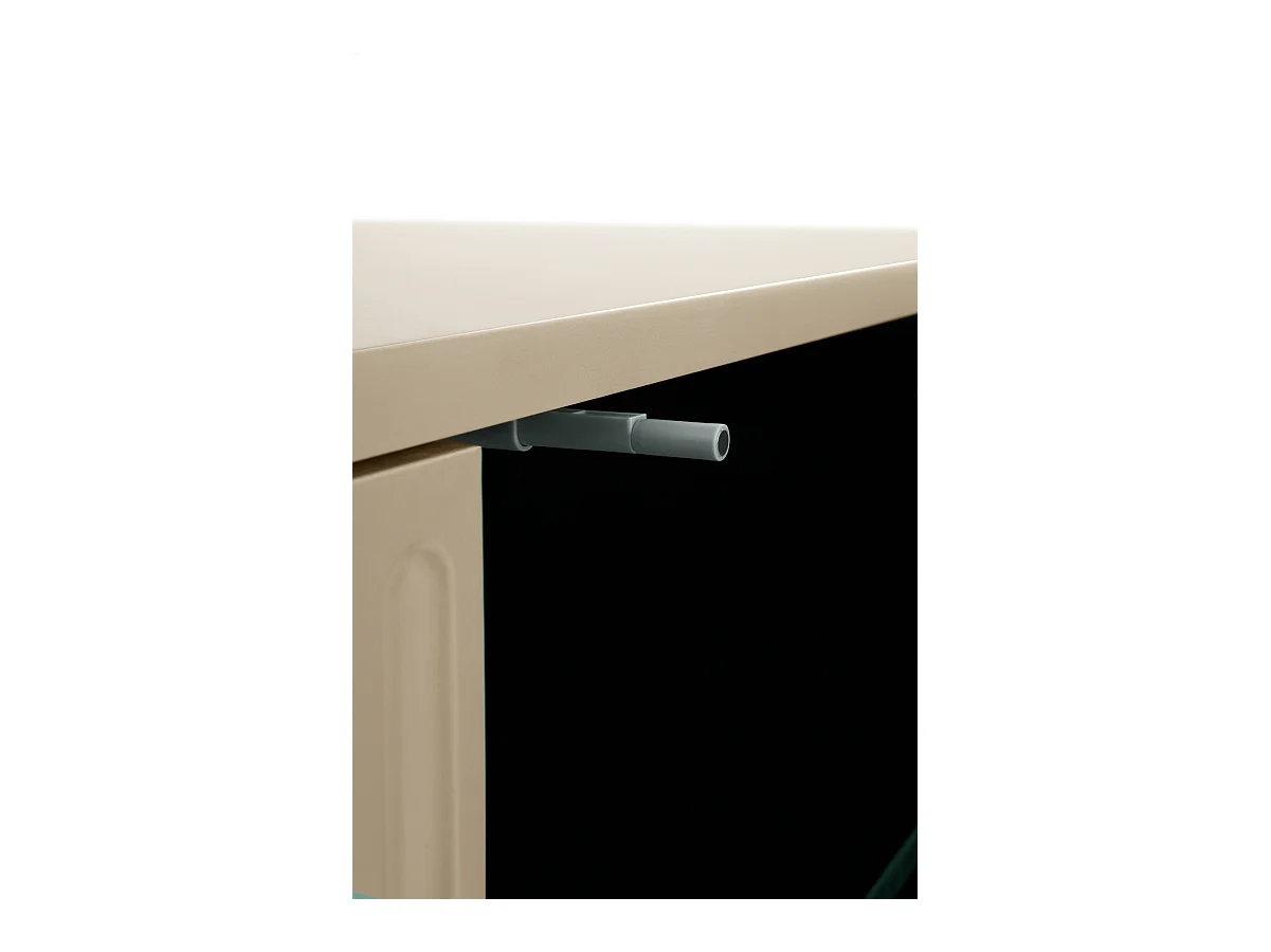 Mobile tv beige con scanalature sulle ante e sui fianchi