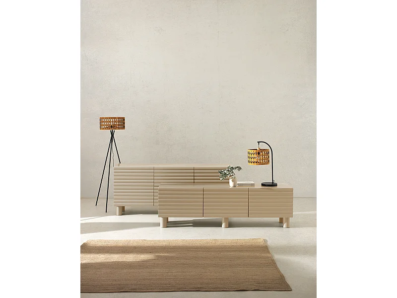 Credenza beige con rilievo ondulato su ante e cassetti