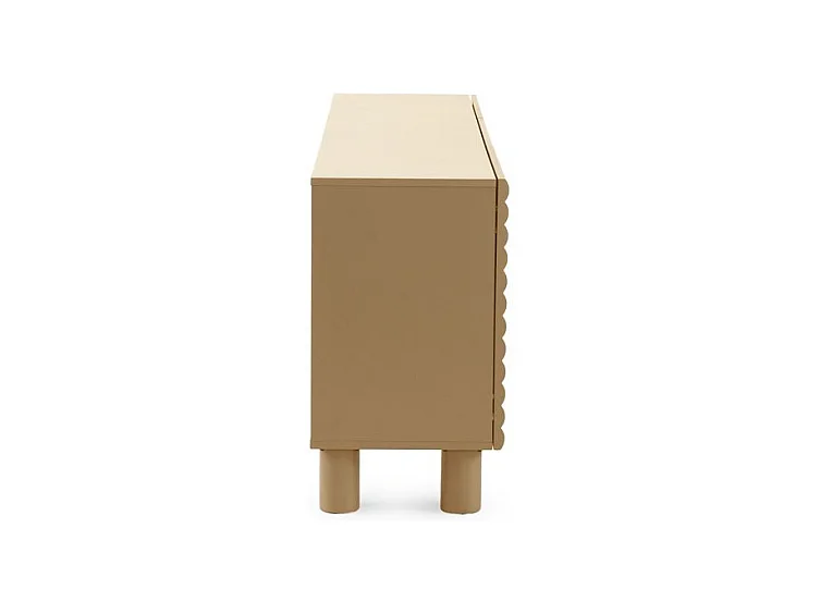 Buffet beige avec relief ondulé sur les portes et les tiroirs