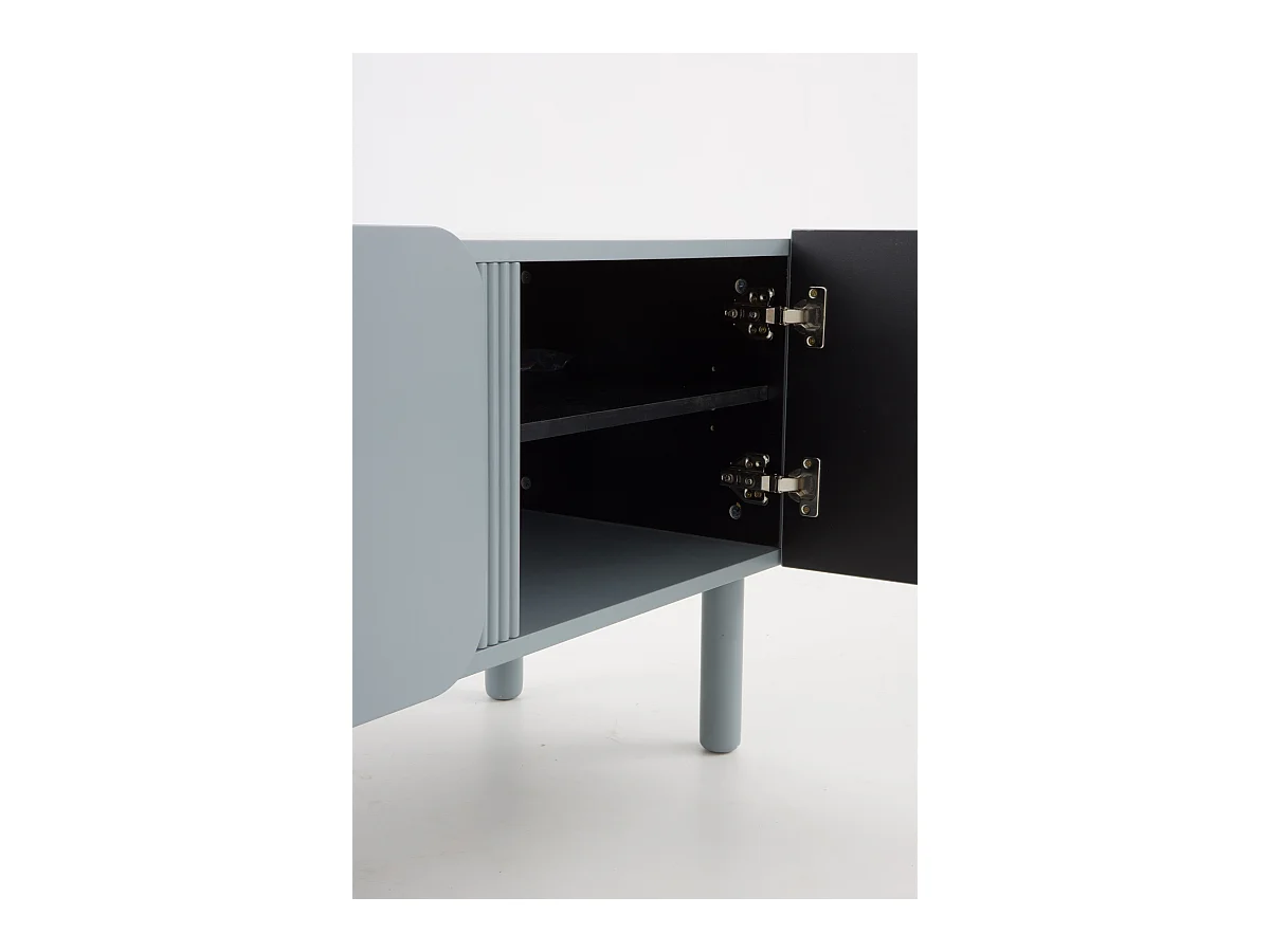 Mueble tv azul con cantos redondos en las esquinas de puertas