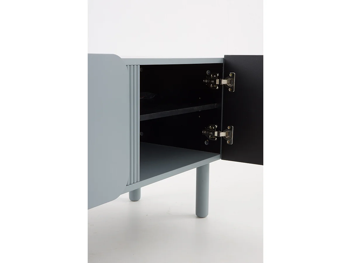 Mueble tv azul con cantos redondos en las esquinas de puertas