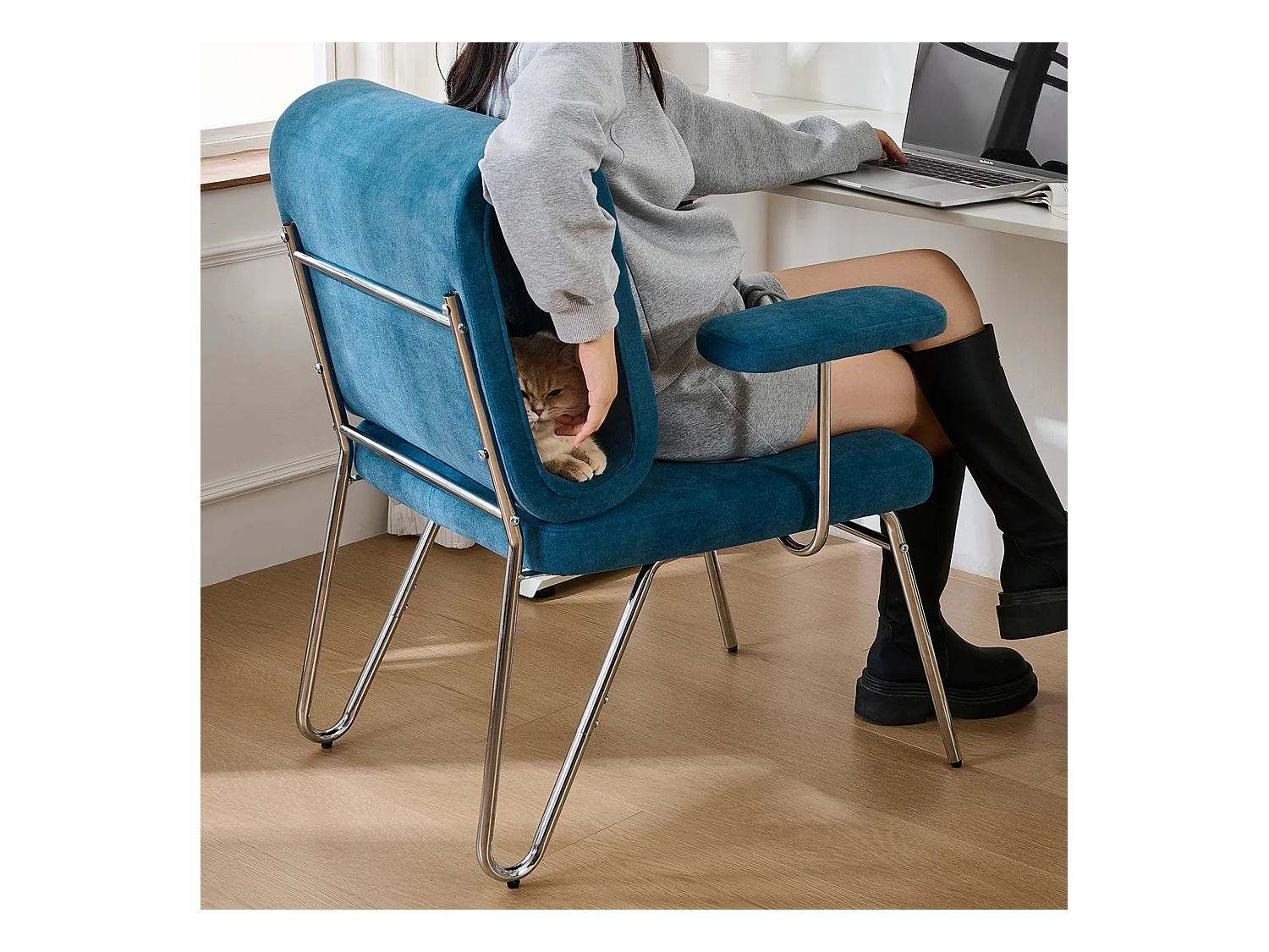 Bürostuhl – 77 x 70 x 89 cm – mit integriertem Katzenbett – austauschbare Armlehnen – Holz + Stahl – Blau