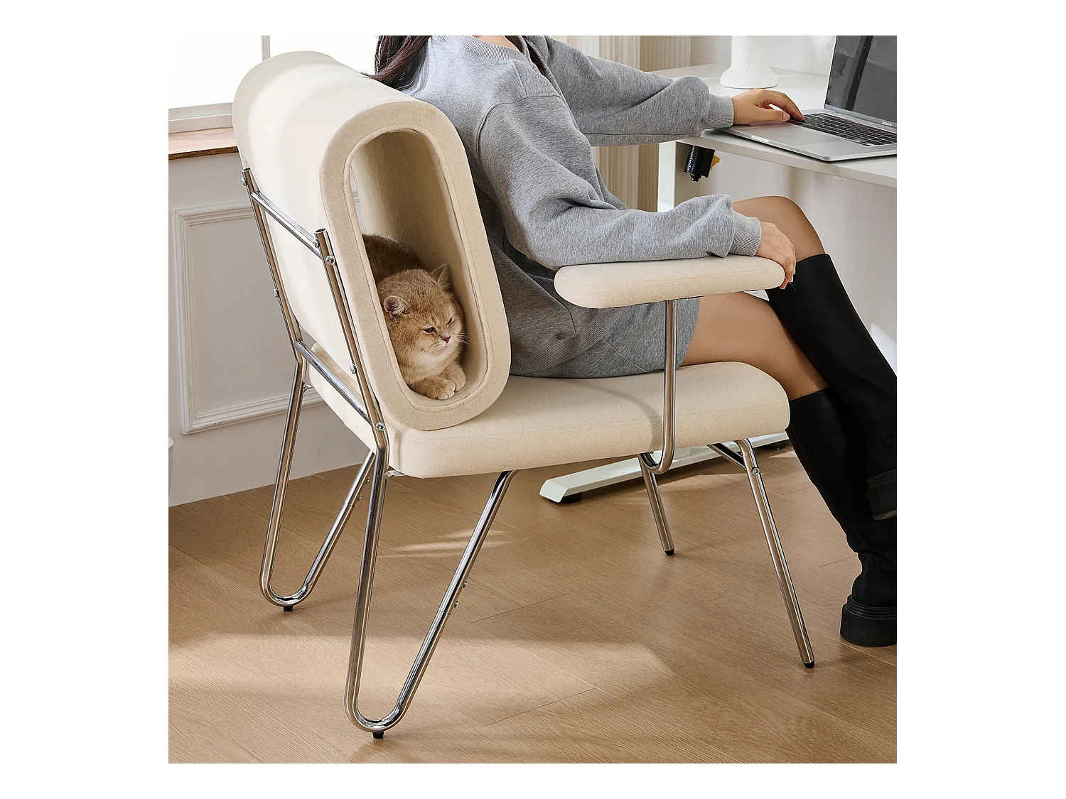 Chaise de bureau - 77 x 70 x 89 cm - avec lit pour chat intégré - accoudoirs remplaçables - Bois + Acier - beige