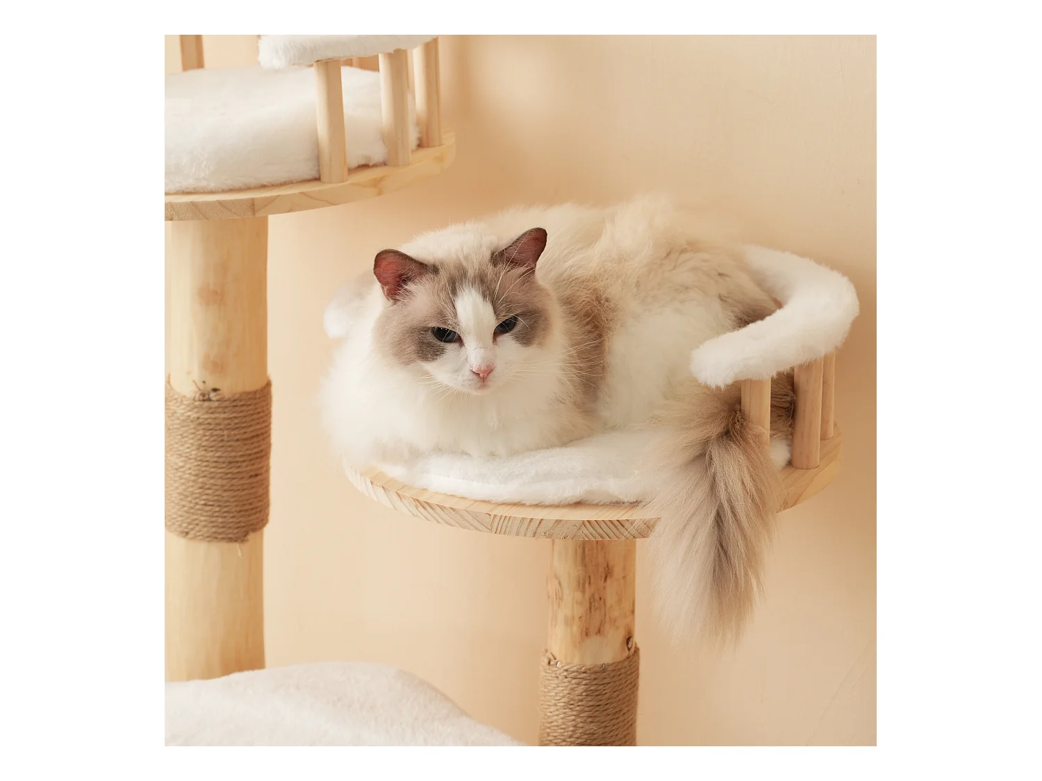 Arbre à chat - 60 x 48 x 98 cm - avec tremplin à 3 niveaux + coussins amovibles + balles de jeu - bois - blanc