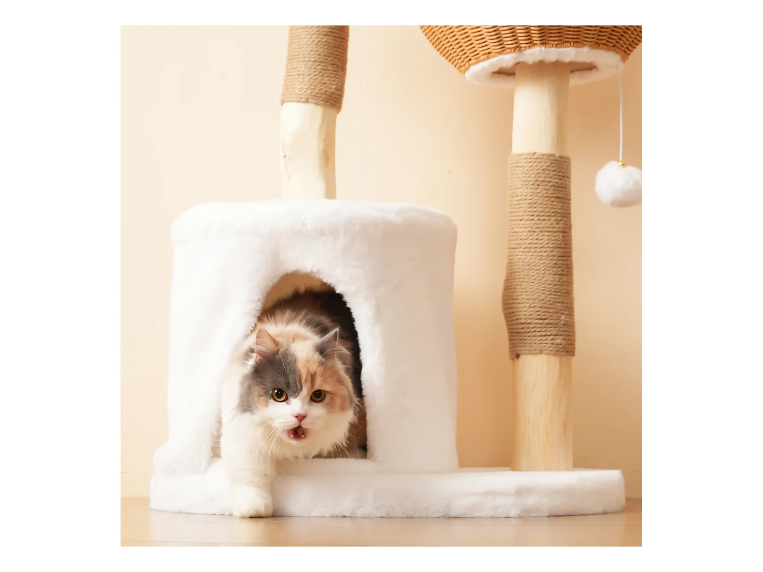 Arbre à chat - 60 x 42 x 108 cm – avec 2 paniers + 1 grotte + balle en peluche + coussin épais - bois - naturel clair