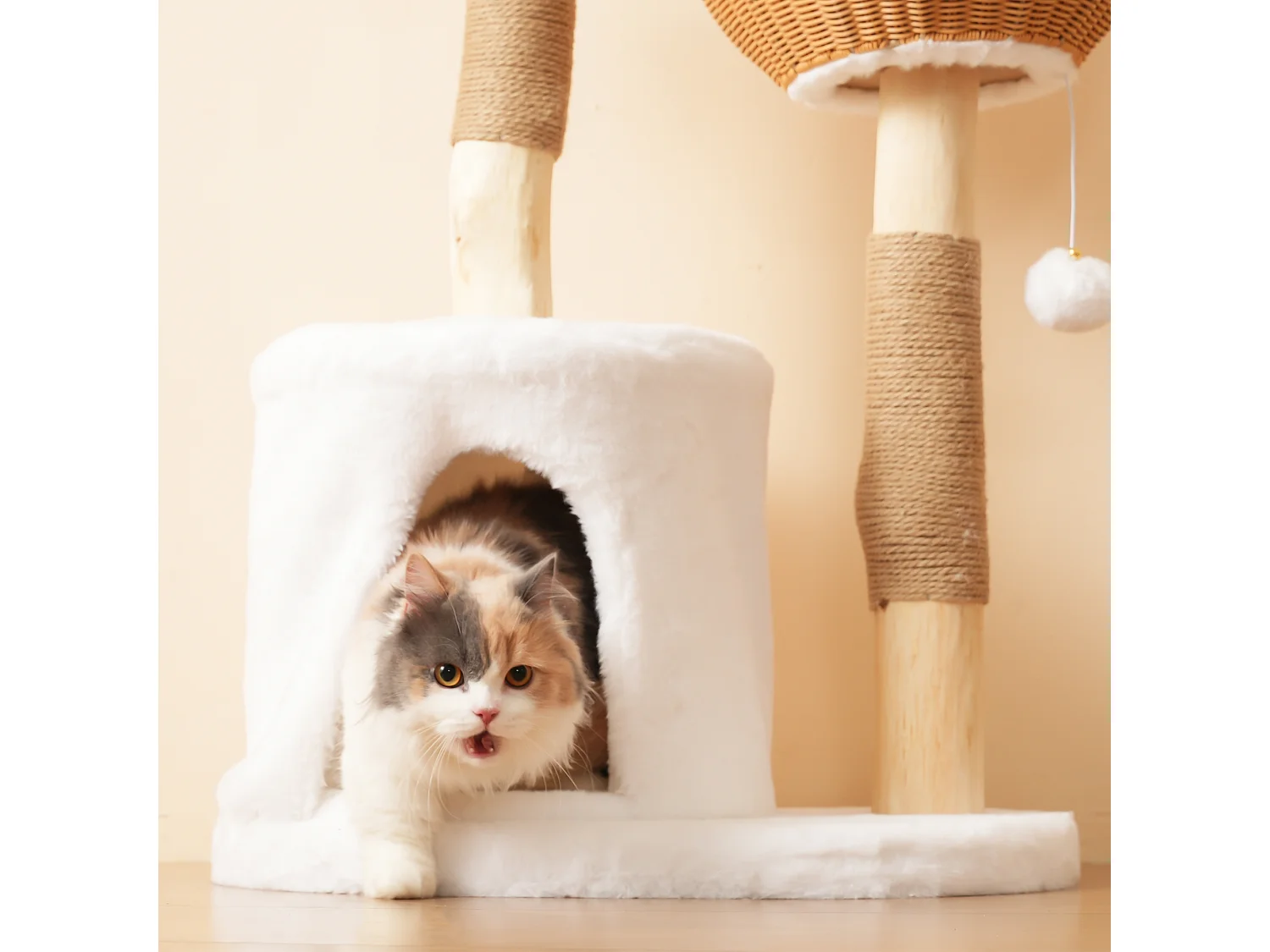 Arbre à chat - 60 x 42 x 108 cm – avec 2 paniers + 1 grotte + balle en peluche + coussin épais - bois - naturel clair