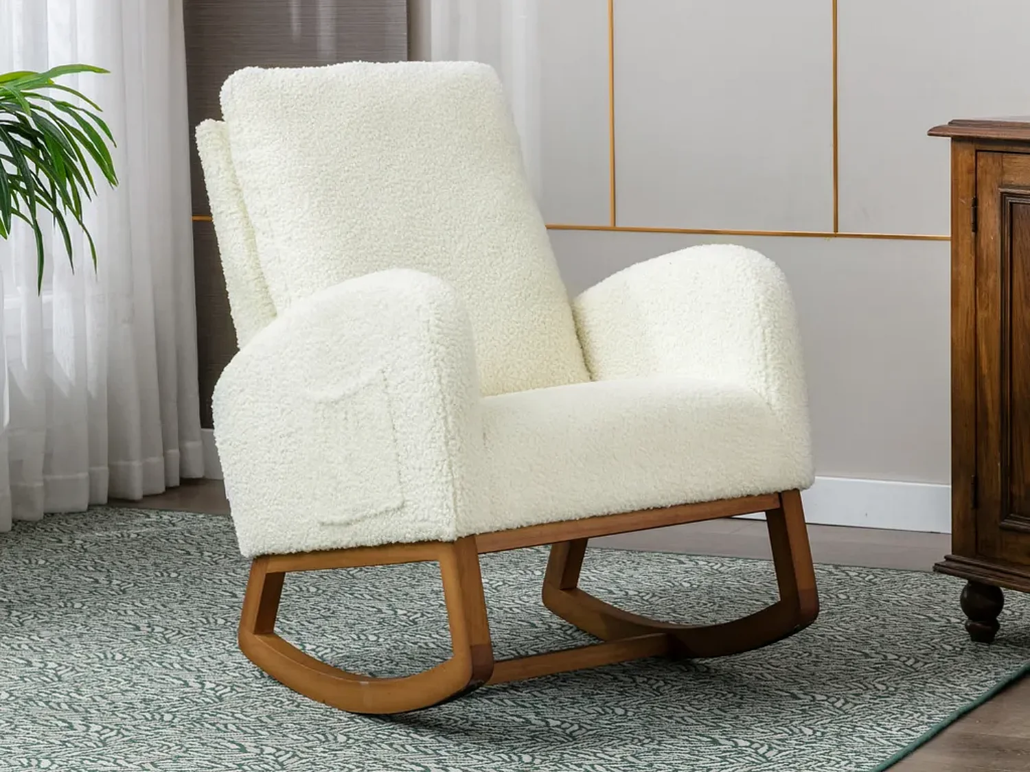 Fauteuil à bascule blanche en fausse fourrure - forme carrée - poches latérales pratiques - idéale pour le confort