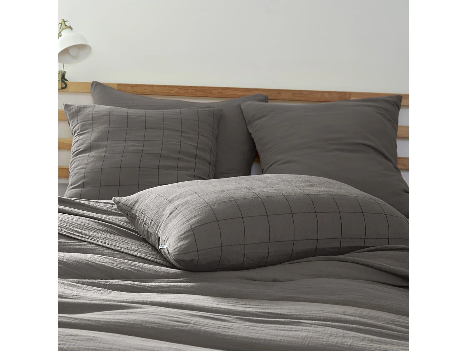 Taie d'oreiller 60x60 double gaze de coton grands carreaux granit Terre de Nuit