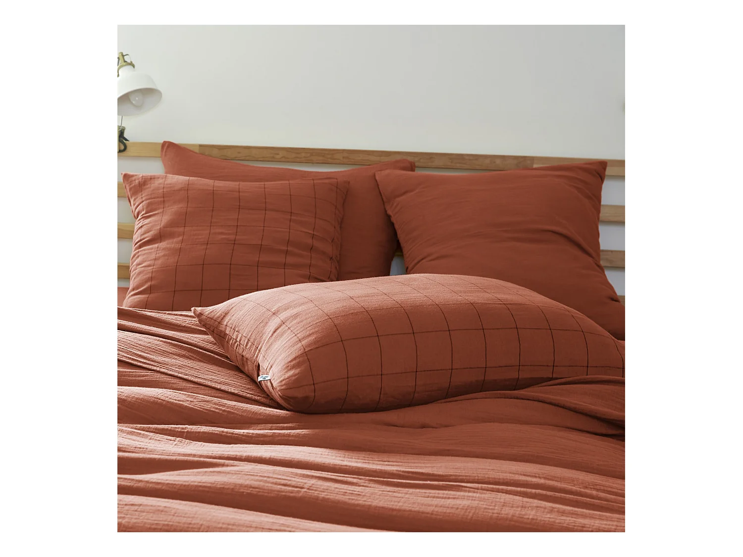 Taie d'oreiller 60x60 double gaze de coton grands carreaux terracotta Terre de Nuit