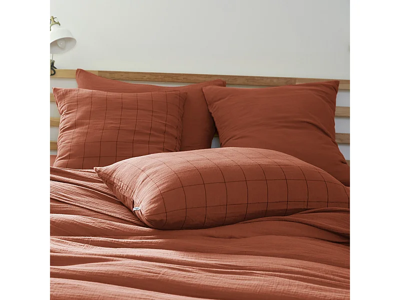Taie d'oreiller 60x60 double gaze de coton grands carreaux terracotta Terre de Nuit