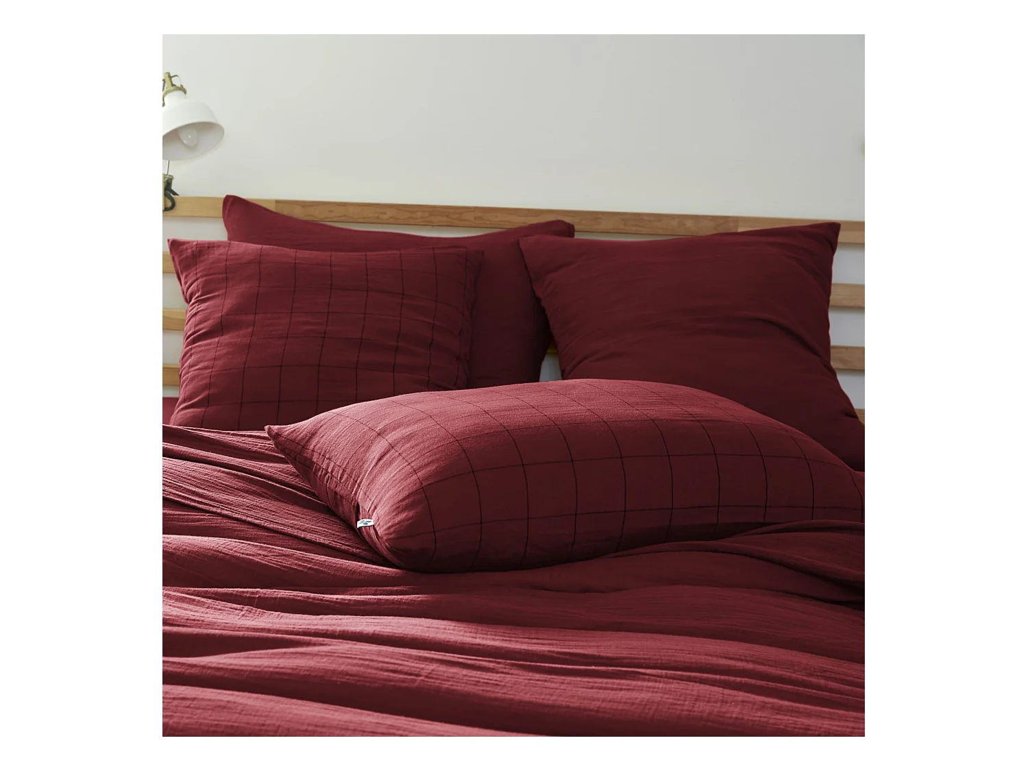 Taie d'oreiller 60x60 double gaze de coton grands carreaux lie de vin Terre de Nuit