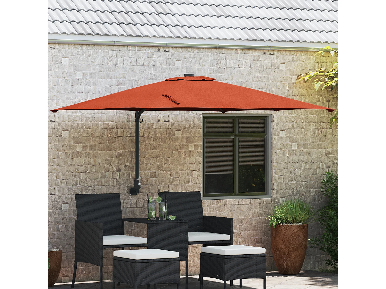 Grande ombrellone a sbalzo regolabile in terracotta e poliestere