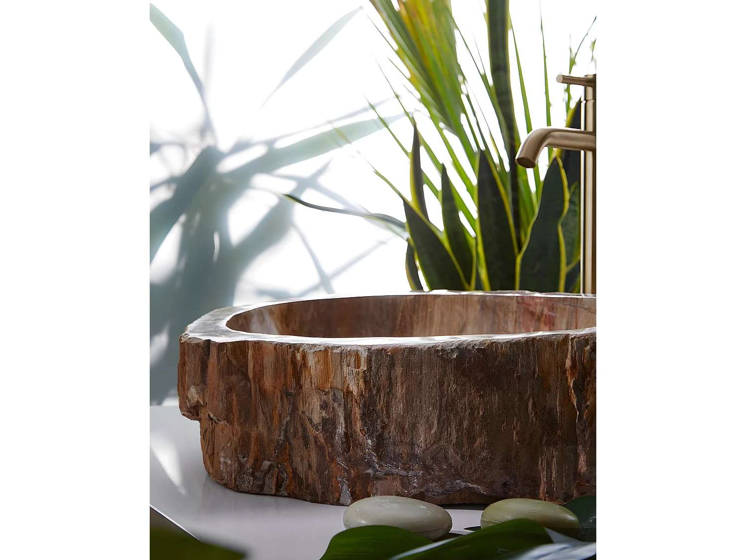 Vasque à poser / lavabo en pierre naturelle coloris brun - Longueur 45 x Hauteur 15 x Profondeur 40 cm