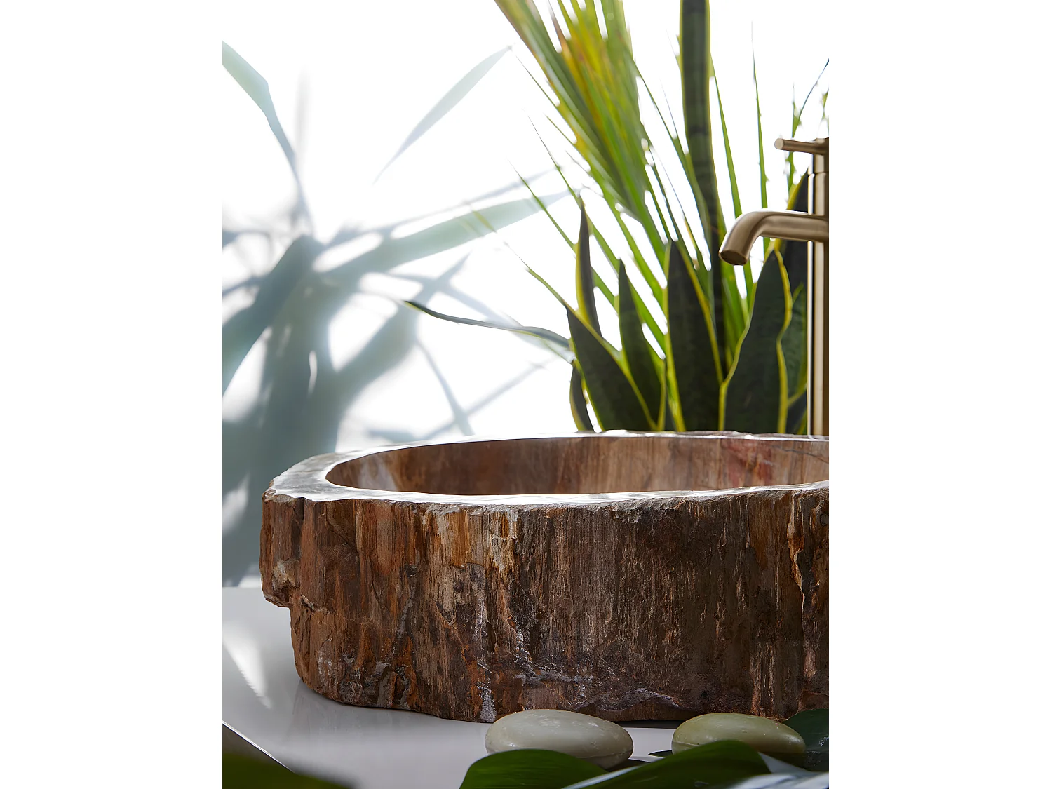 Vasque à poser / lavabo en pierre naturelle coloris brun - Longueur 45 x Hauteur 15 x Profondeur 40 cm