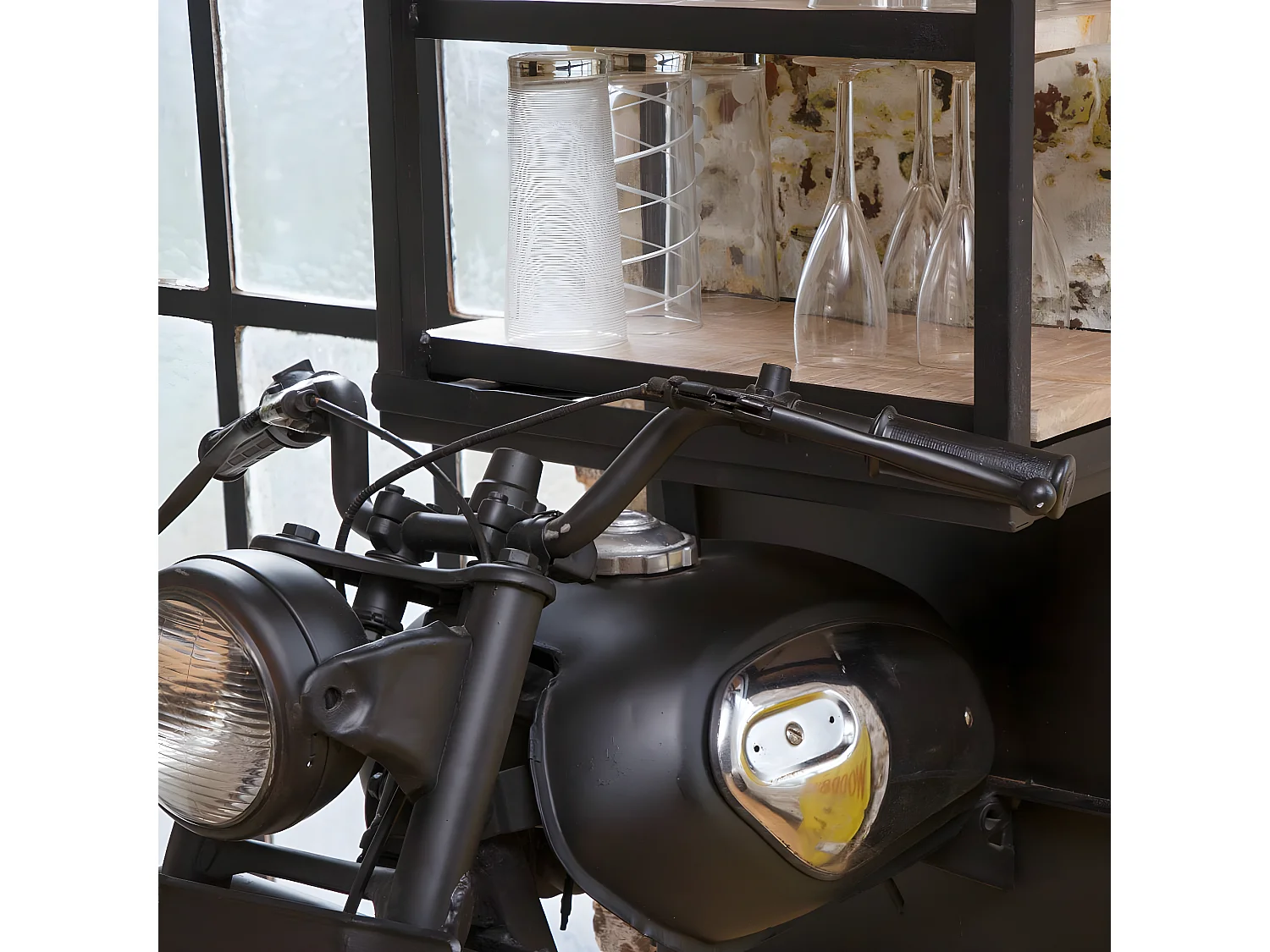 Etagère avant de moto en métal noir Tata