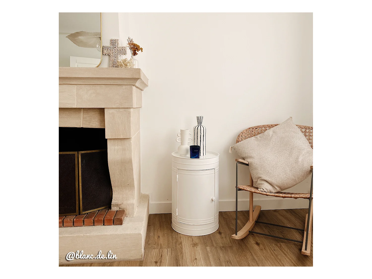 Table de chevet bidon en métal blanc Meryl