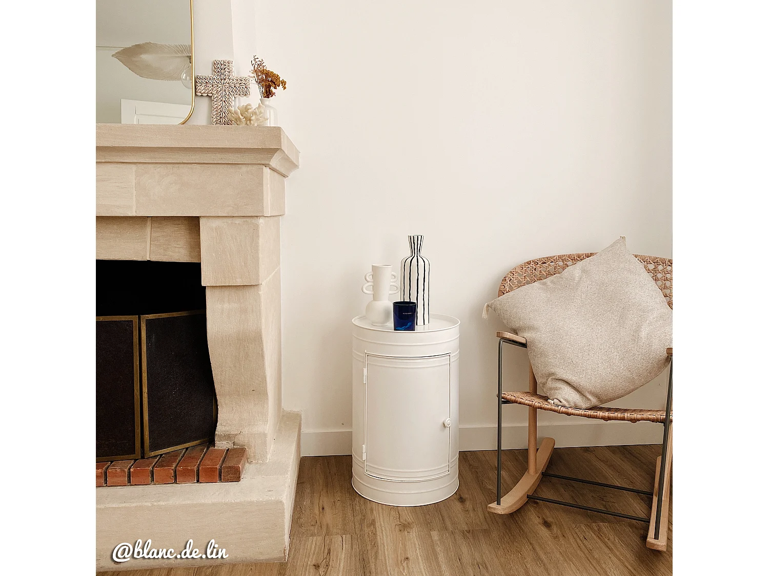 Table de chevet bidon en métal blanc Meryl