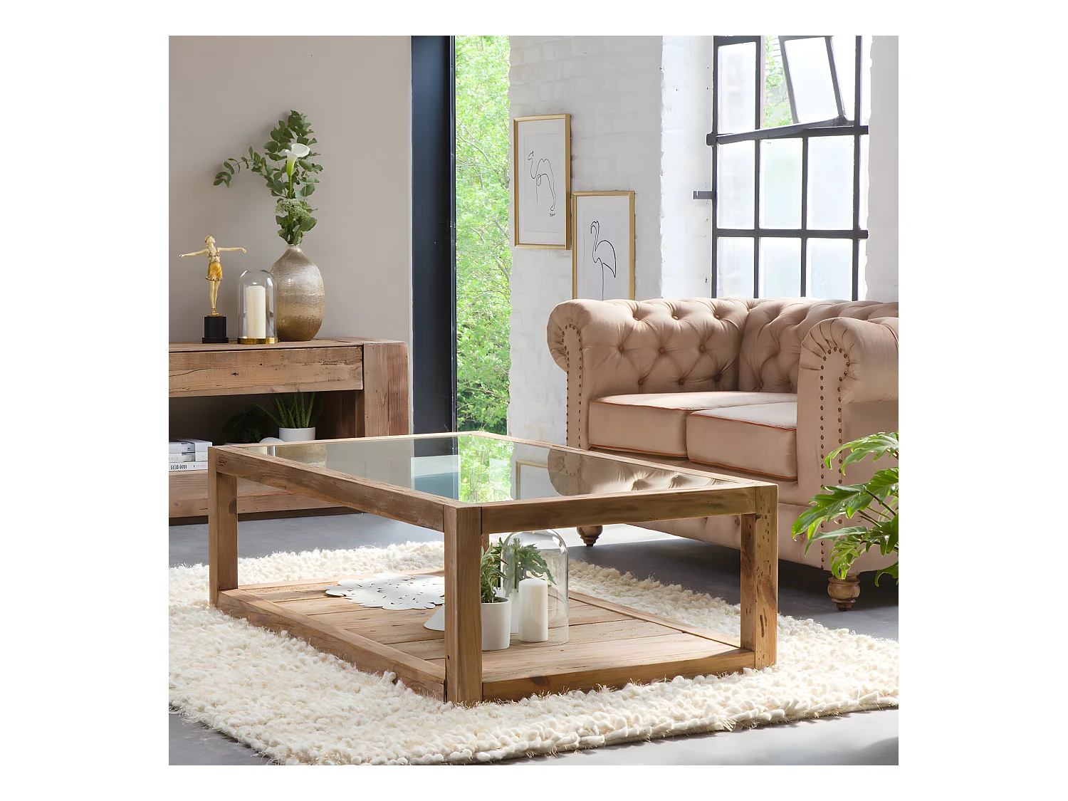 Mesa de centro de madera reciclada y vidrio Blaise con doble estante de almacenamiento