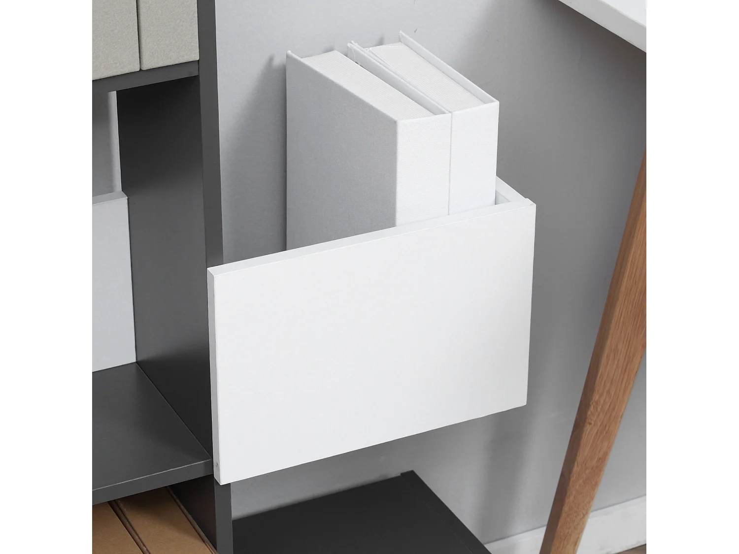 Libreria moderna a 3 ripiani con ruote in rete metallica bianco