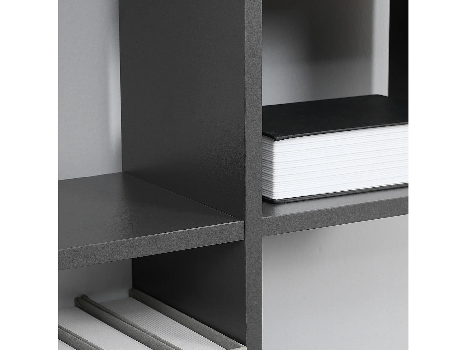 Libreria moderna a 3 ripiani con ruote in rete metallica bianco