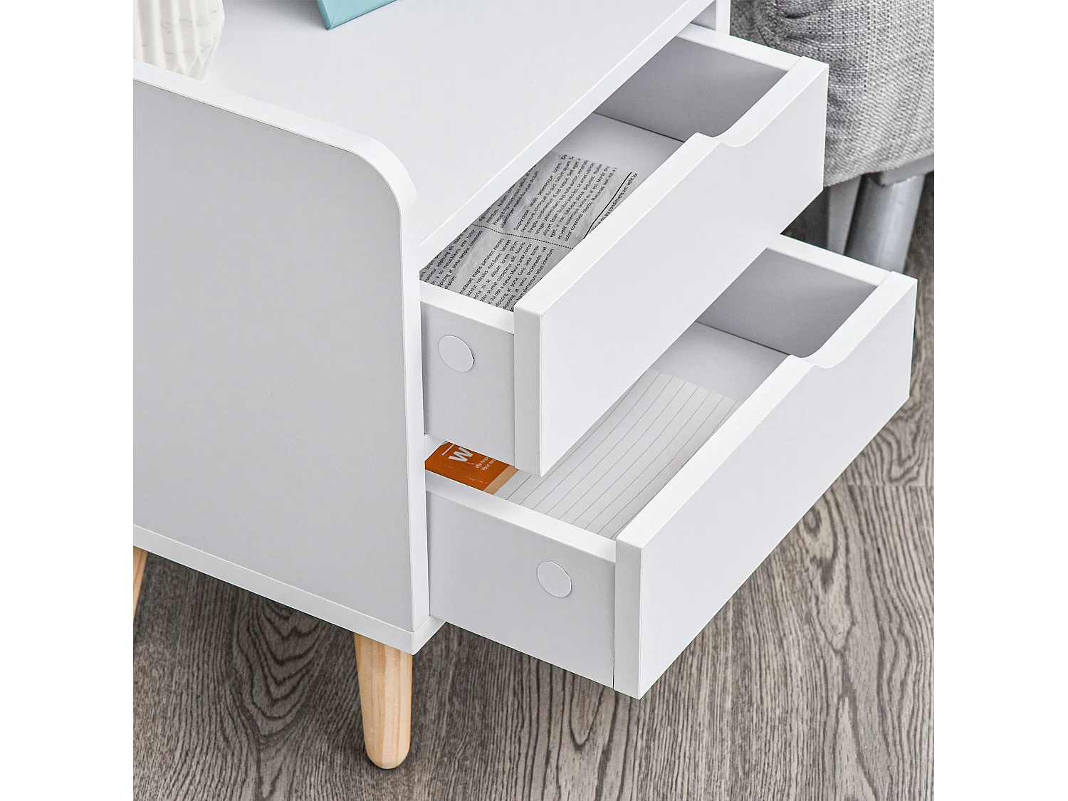 Comodino moderno con 2 cassetti e piedini in legno bianco