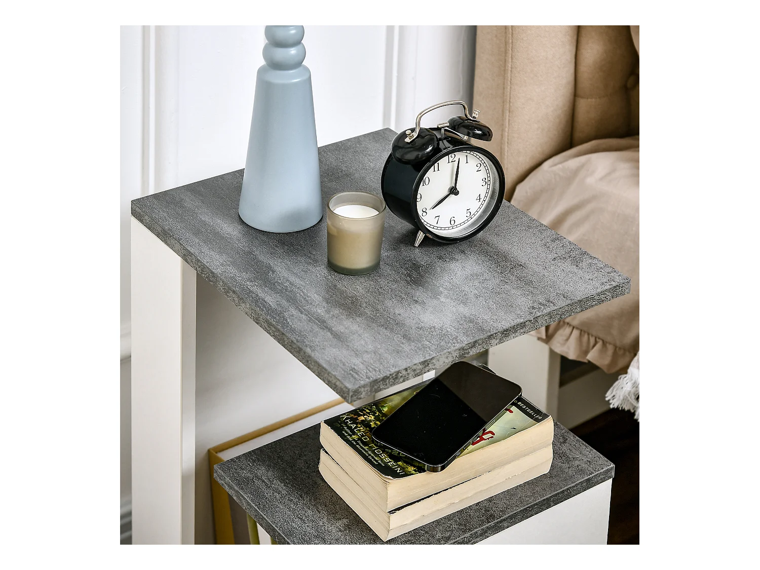 Comodino con ripiano aperto in truciolato grigio e bianco