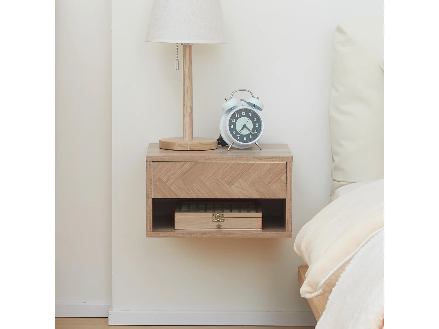 Set 2 comodini moderni sospesi con cassetto e mensola in legno